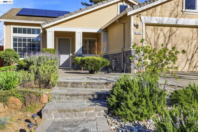 1702 Highland Cir, Fairfield, CA 94534