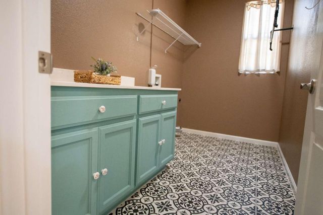 4972 Madamin Way, Sacramento, CA 95835