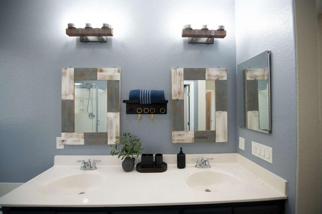 4972 Madamin Way, Sacramento, CA 95835