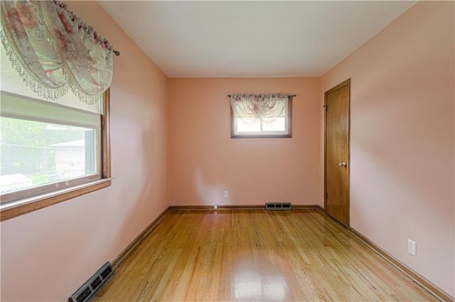 820 S Main Street, Liberty, MO 64068