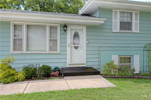 820 S Main Street, Liberty, MO 64068