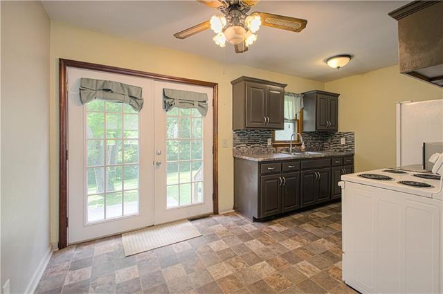 820 S Main Street, Liberty, MO 64068