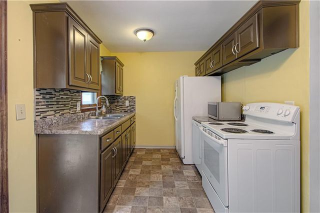 820 S Main Street, Liberty, MO 64068