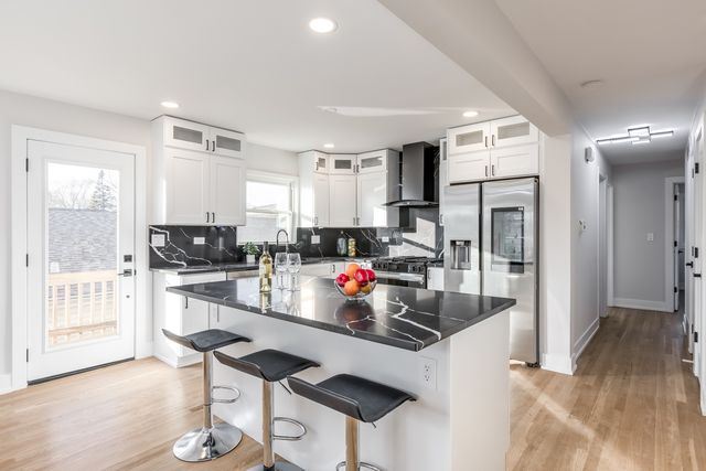 9132 Lincolnwood Drive, Evanston, IL 60203