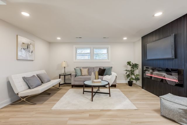 9132 Lincolnwood Drive, Evanston, IL 60203