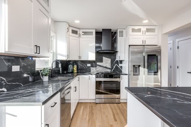 9132 Lincolnwood Drive, Evanston, IL 60203