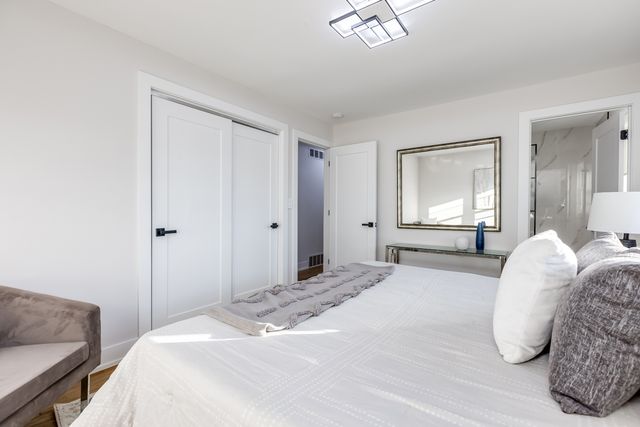 9132 Lincolnwood Drive, Evanston, IL 60203