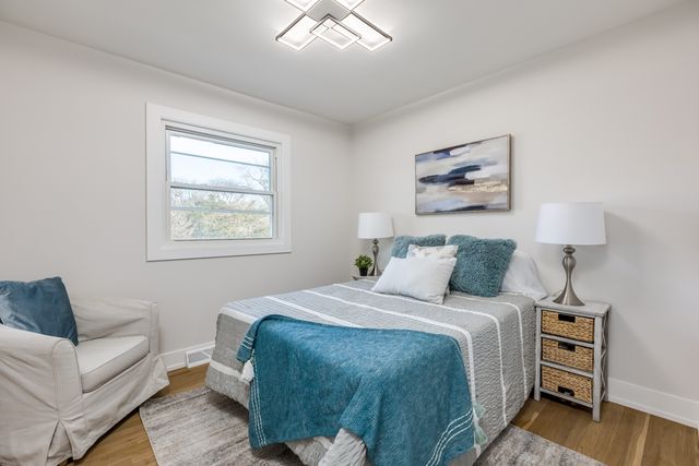 9132 Lincolnwood Drive, Evanston, IL 60203