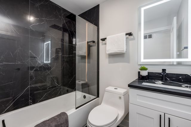 9132 Lincolnwood Drive, Evanston, IL 60203