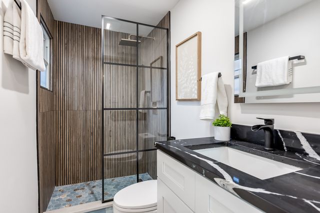 9132 Lincolnwood Drive, Evanston, IL 60203