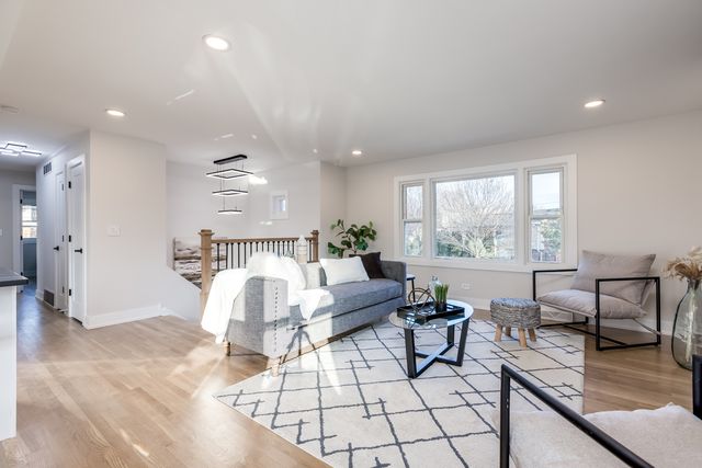 9132 Lincolnwood Drive, Evanston, IL 60203