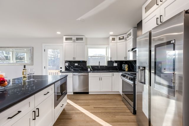 9132 Lincolnwood Drive, Evanston, IL 60203