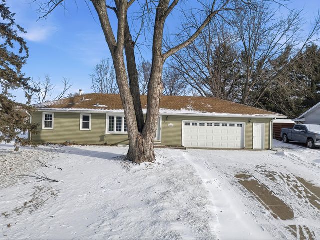 10409 Zion Street NW, Coon Rapids, MN 55433