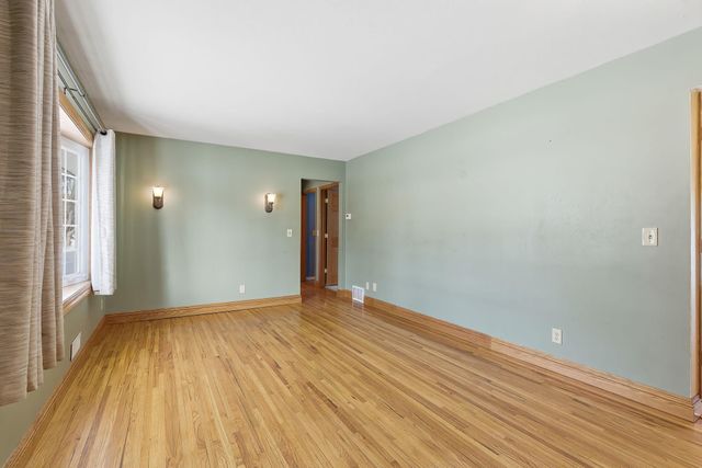 10409 Zion Street NW, Coon Rapids, MN 55433