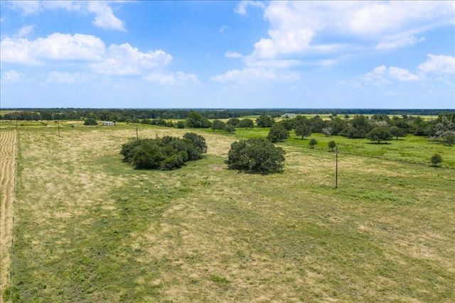 7260 Goehring Road, Ledbetter, TX 78946