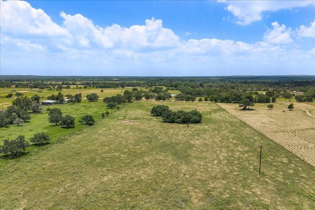 7260 Goehring Road, Ledbetter, TX 78946