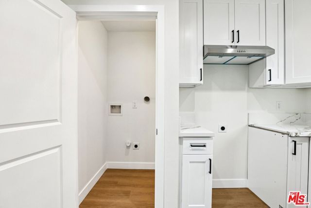 1320 W 51st Place, Los Angeles, CA 90037