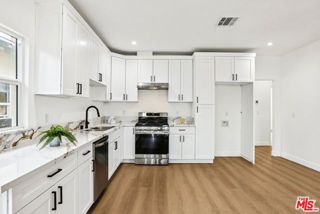 1320 W 51st Place, Los Angeles, CA 90037