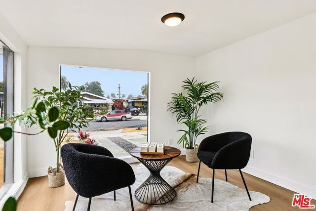 1320 W 51st Place, Los Angeles, CA 90037