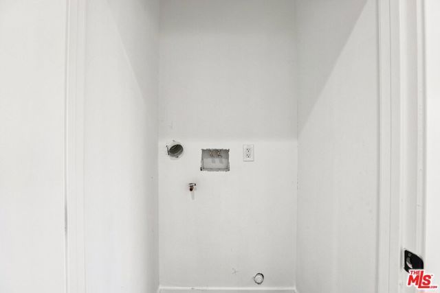 1320 W 51st Place, Los Angeles, CA 90037