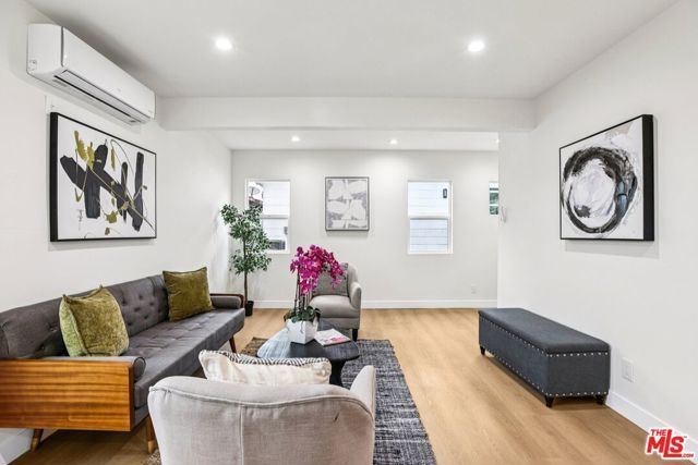 1320 W 51st Place, Los Angeles, CA 90037