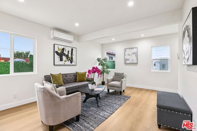 1320 W 51st Place, Los Angeles, CA 90037