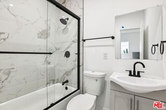 1320 W 51st Place, Los Angeles, CA 90037