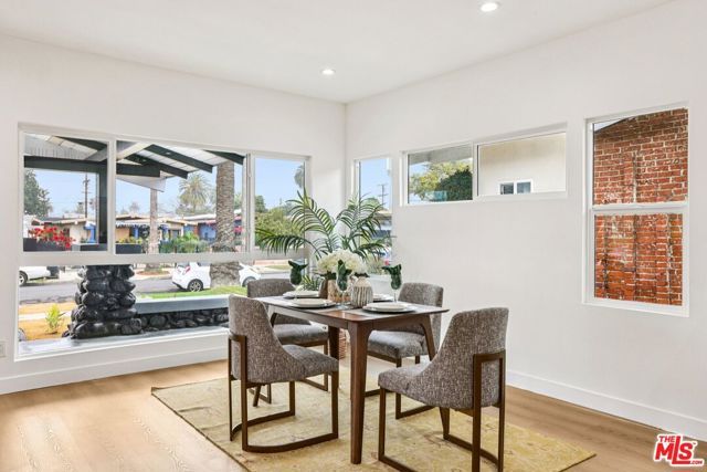 1320 W 51st Place, Los Angeles, CA 90037