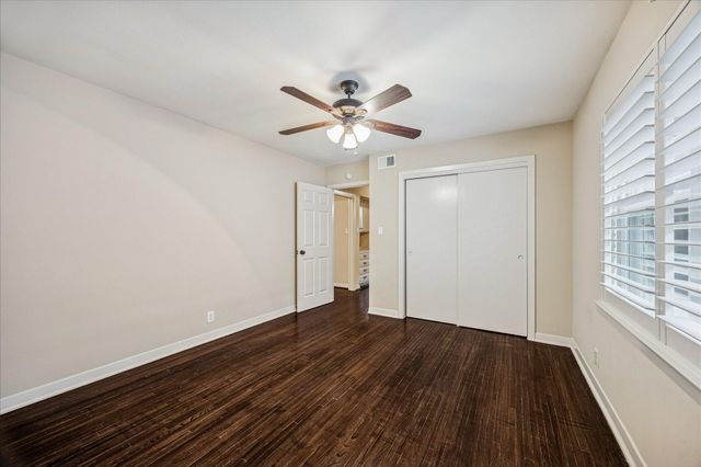 9106 Riddlewood Lane, Houston, TX 77025