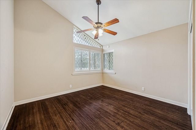 9106 Riddlewood Lane, Houston, TX 77025