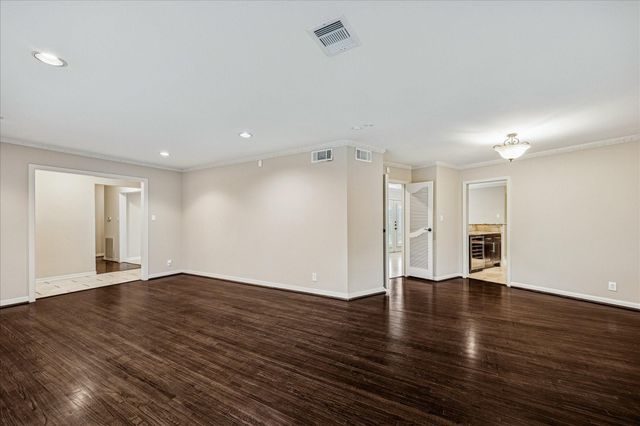 9106 Riddlewood Lane, Houston, TX 77025