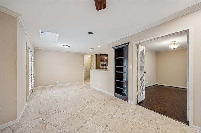 9106 Riddlewood Lane, Houston, TX 77025