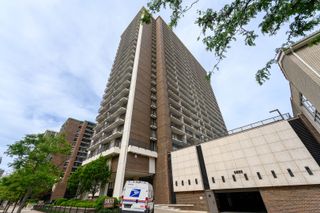 5855 N Sheridan Road 24J, Chicago, IL 60660