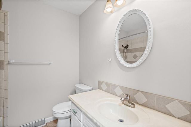 1210 SE 5th Street, Lee's Summit, MO 64063