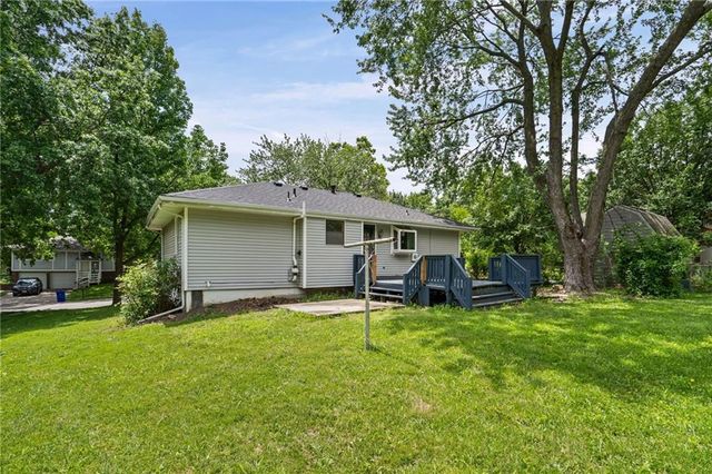 1210 SE 5th Street, Lee's Summit, MO 64063