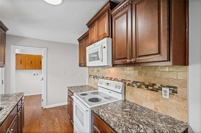 1210 SE 5th Street, Lee's Summit, MO 64063