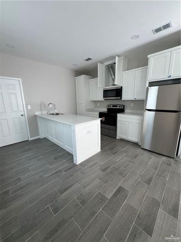 1036 Palm Drive, Alamo, TX 78516