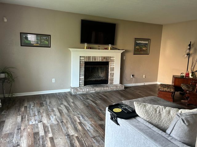 1067 Hunters Run Road, Perrysburg, OH 43551