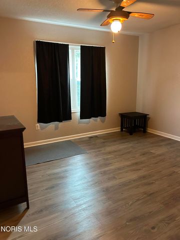 1067 Hunters Run Road, Perrysburg, OH 43551