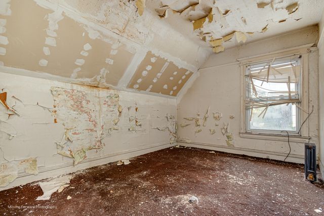 7327 S Kenwood Avenue, Chicago, IL 60619