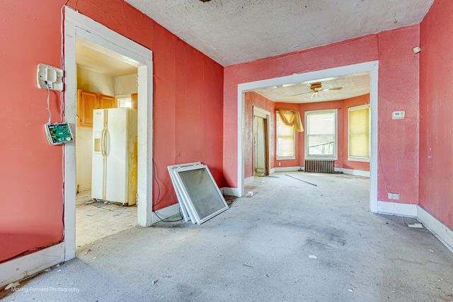 7327 S Kenwood Avenue, Chicago, IL 60619