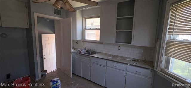 20145 Russell Street, Highland Park, MI 48203