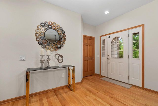 730 Greystone Lane, Middleton, WI 53562