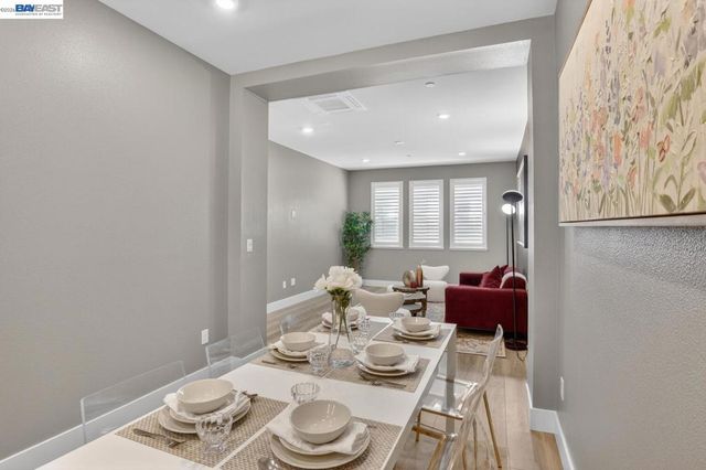 922 Noble Fir Ter 5, Sunnyvale, CA 94086