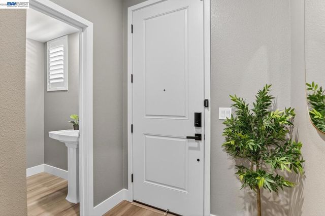 922 Noble Fir Ter 5, Sunnyvale, CA 94086