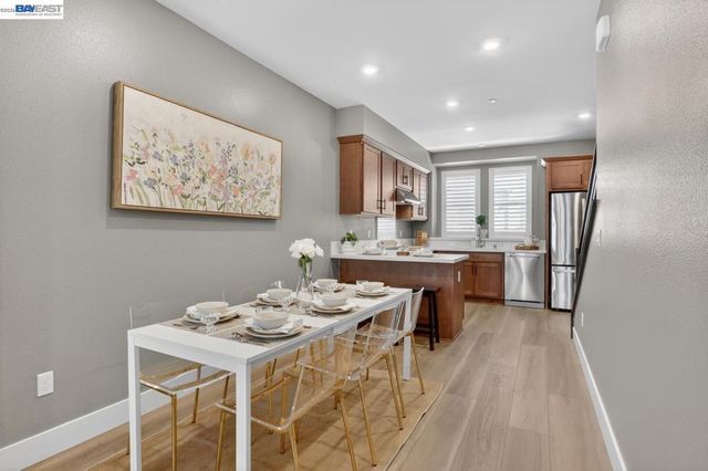 922 Noble Fir Ter 5, Sunnyvale, CA 94086