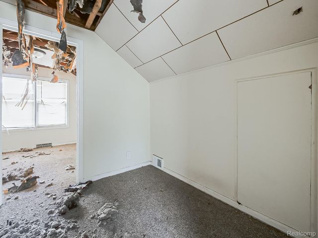 17267 Warwick Street, Detroit, MI 48219