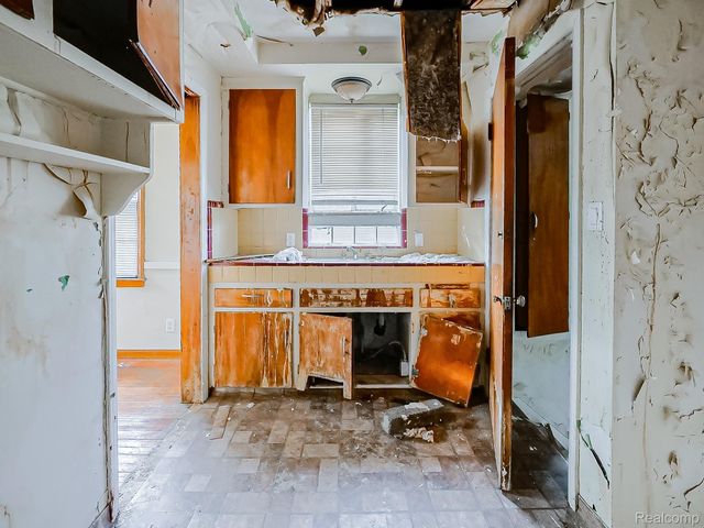 17267 Warwick Street, Detroit, MI 48219