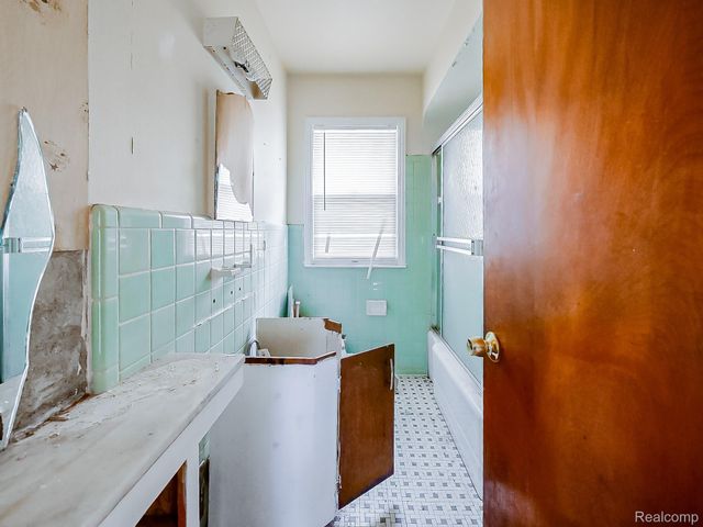17267 Warwick Street, Detroit, MI 48219