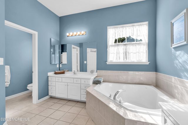 7 Estuary Court, Barnegat, NJ 08005